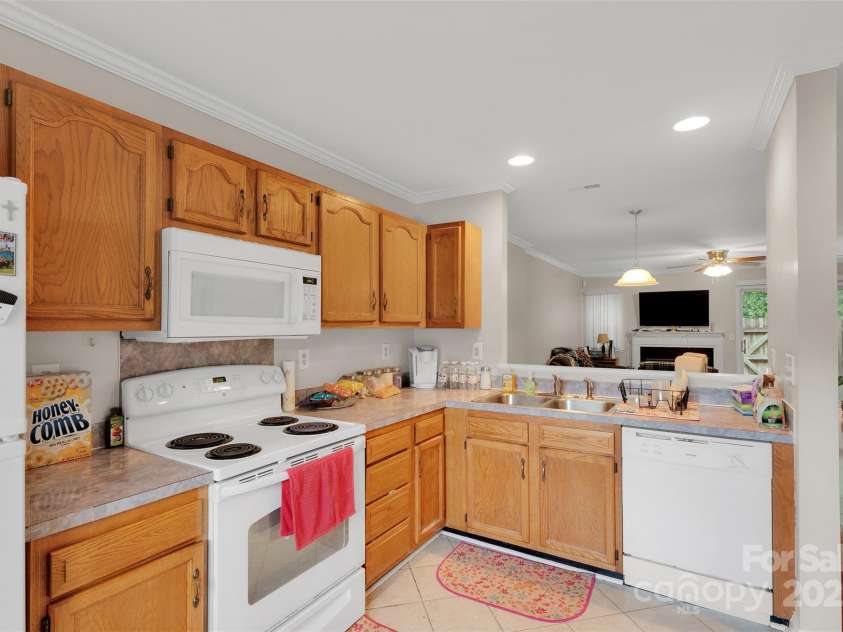 3604 Huyton Court, Charlotte, NC 28215.  MLS# CAR4290422, YatesRealty ID 32306. 