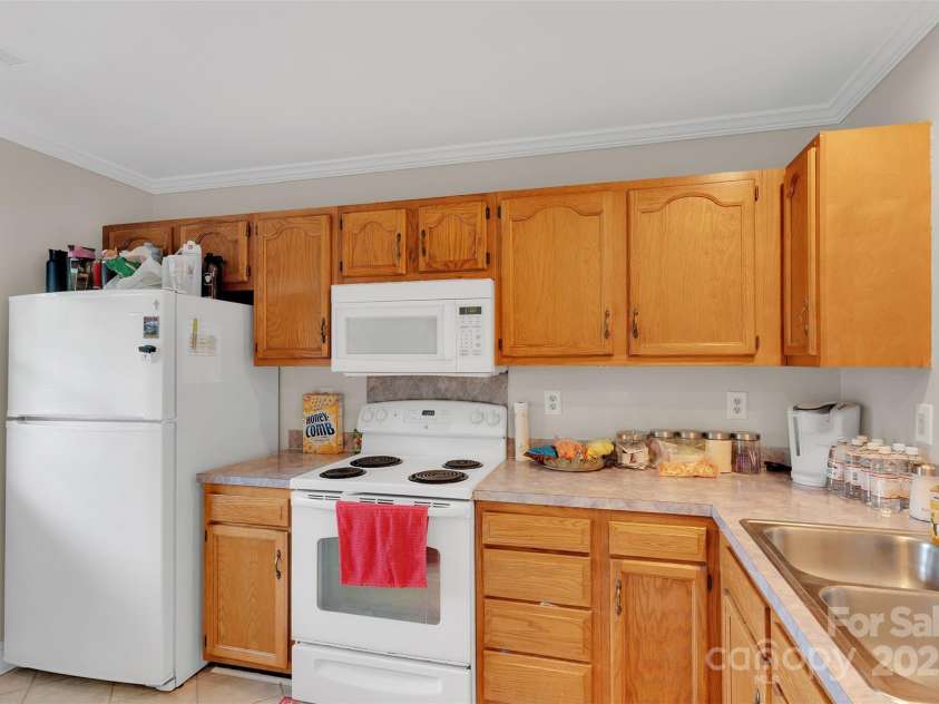 3604 Huyton Court, Charlotte, NC 28215.  MLS# CAR4290422, YatesRealty ID 32306. 