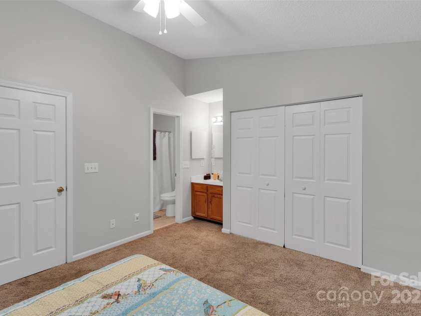 3604 Huyton Court, Charlotte, NC 28215.  MLS# CAR4290422, YatesRealty ID 32306. 