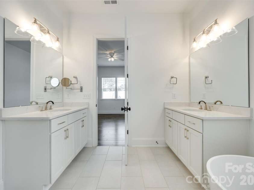 13702 Tranquil Day Drive, Matthews, NC 28105.  MLS# CAR4387732, YatesRealty ID 32307. 