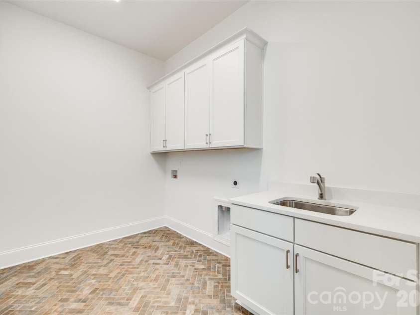 13702 Tranquil Day Drive, Matthews, NC 28105.  MLS# CAR4387732, YatesRealty ID 32307. 
