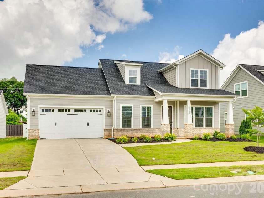 13702 Tranquil Day Drive, Matthews, NC 28105.  MLS# CAR4387732, YatesRealty ID 32307. 
