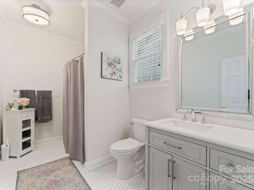 1533 Ideal Way, Charlotte, NC 28203.  MLS# CAR4288436, YatesRealty ID 32307. 