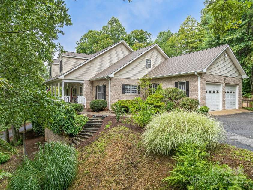 808 Old Fort Road, Fairview, NC 28730.  MLS# CAR4281084, YatesRealty ID 32308. Welcome to 808 Old Fort Road in quiet, lovely Fairview.