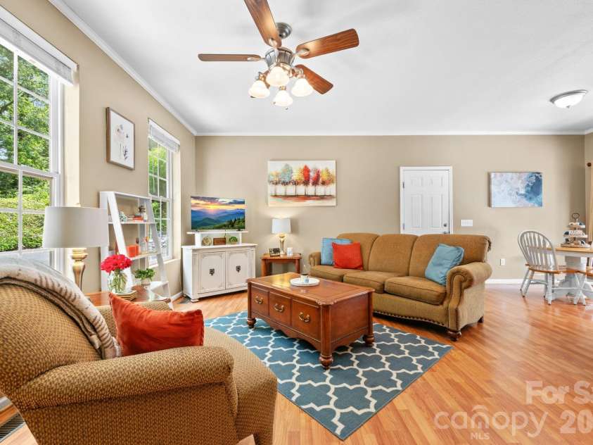 163 Longview Drive, Hendersonville, NC 28791.  MLS# CAR4390960, YatesRealty ID 32309. 