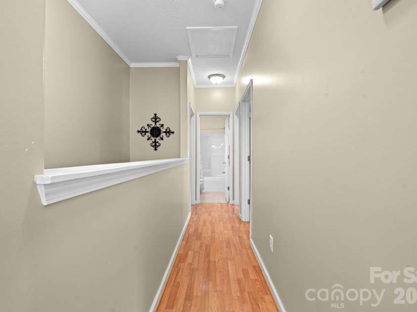 163 Longview Drive, Hendersonville, NC 28791.  MLS# CAR4390960, YatesRealty ID 32309. 