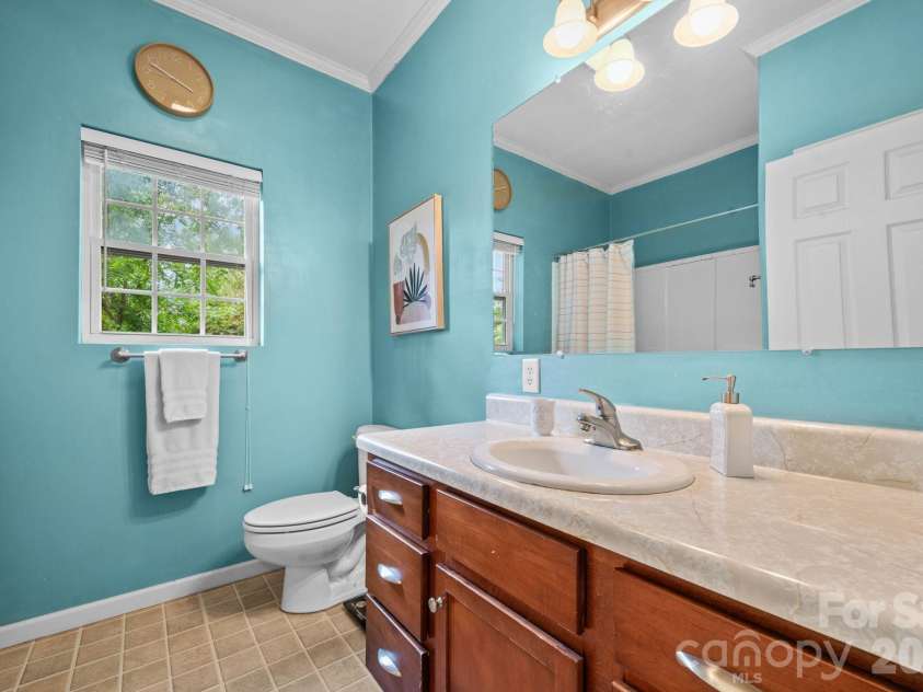 163 Longview Drive, Hendersonville, NC 28791.  MLS# CAR4390960, YatesRealty ID 32309. 