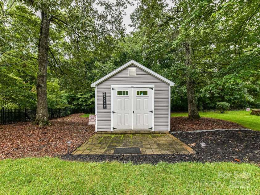 2817 Pulaski Drive, Monroe, NC 28110.  MLS# CAR4291034, YatesRealty ID 32309. 
