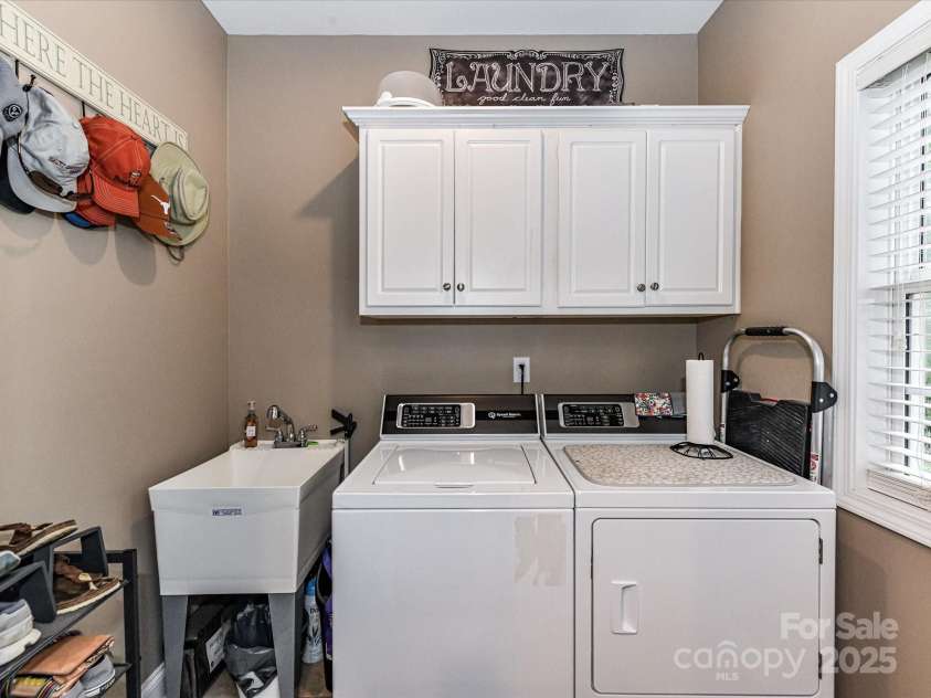 2817 Pulaski Drive, Monroe, NC 28110.  MLS# CAR4291034, YatesRealty ID 32309. Laundry on Main Level
