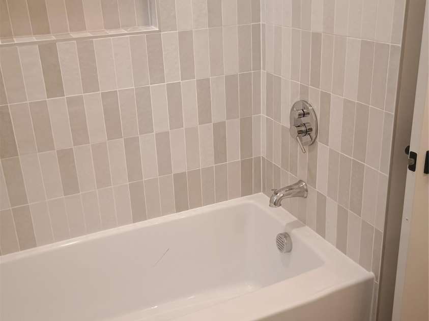 139 Blue Sky Circle, Shelby, NC 28152.  MLS# CAR4375844, YatesRealty ID 32311. 2ND BATHROOM