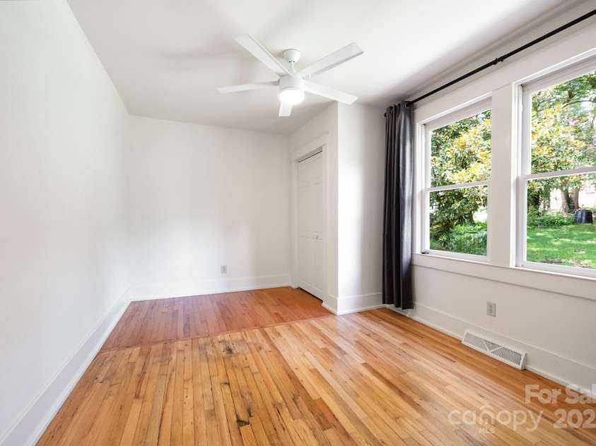 30 Monroe Place, Asheville, NC 28801.  MLS# CAR4284372, YatesRealty ID 32311. Looks Out onto Vacant Lot Next Door