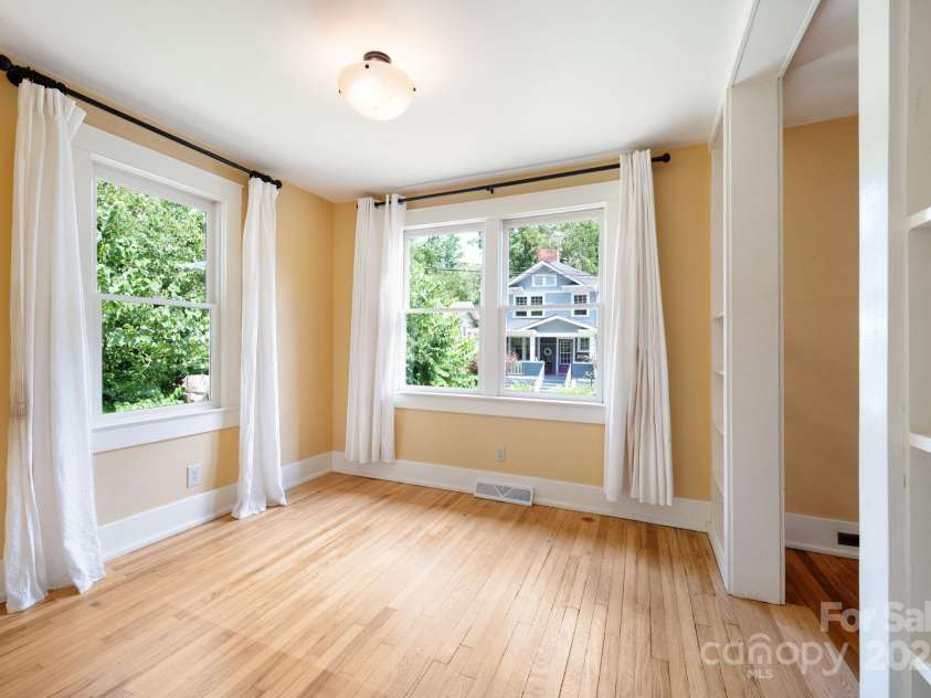 30 Monroe Place, Asheville, NC 28801.  MLS# CAR4284372, YatesRealty ID 32311. Most of the Windows have been Updated