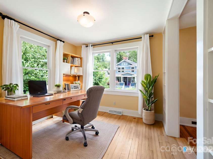 30 Monroe Place, Asheville, NC 28801.  MLS# CAR4284372, YatesRealty ID 32311. Perfect Space to Work from Home