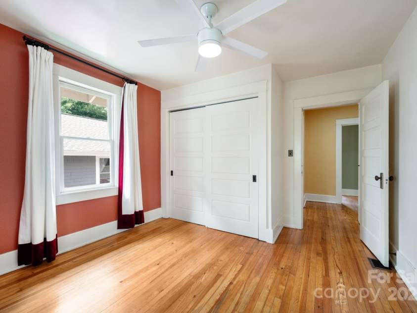 30 Monroe Place, Asheville, NC 28801.  MLS# CAR4284372, YatesRealty ID 32311. Split Bedroom Floor Plan