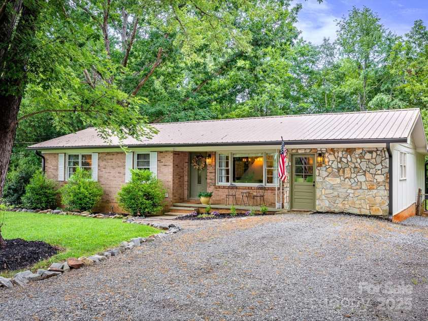 211 Shuffler Road, Morganton, NC 28655.  MLS# CAR4283478, YatesRealty ID 32312. 