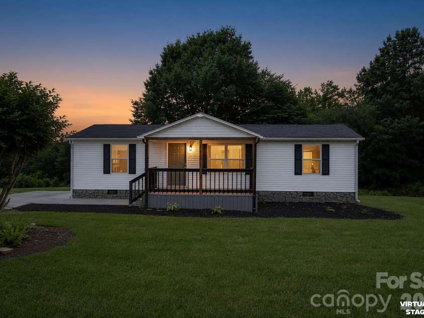 3532 4th Avenue Lane, Conover, NC 28613.  MLS# CAR4396463, YatesRealty ID 32312. 