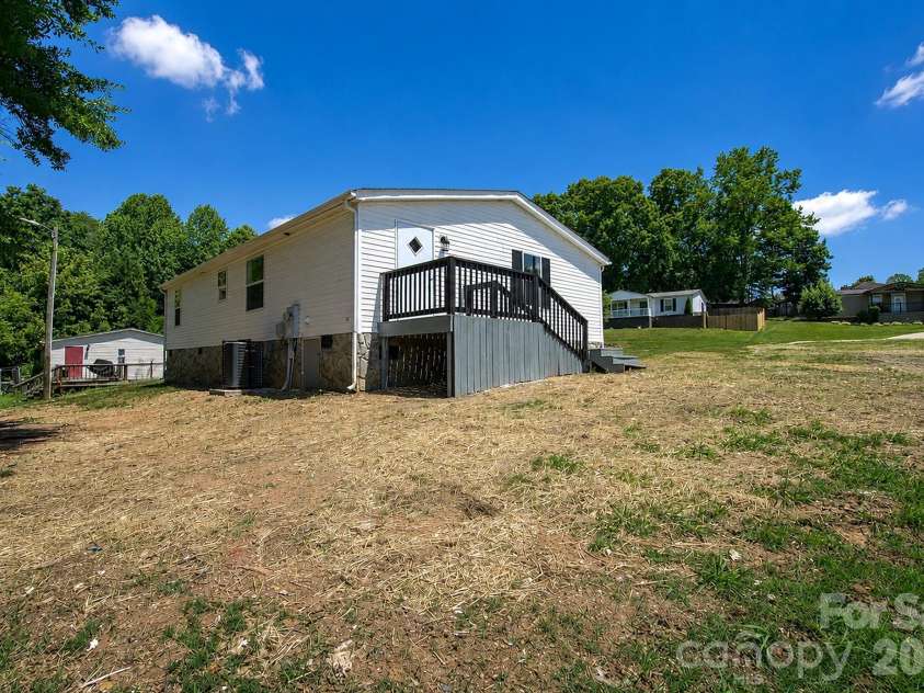 3532 4th Avenue Lane, Conover, NC 28613.  MLS# CAR4396463, YatesRealty ID 32312. 