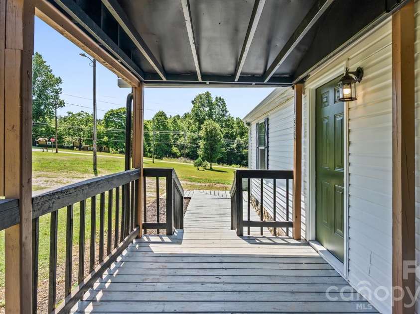 3532 4th Avenue Lane, Conover, NC 28613.  MLS# CAR4396463, YatesRealty ID 32312. 