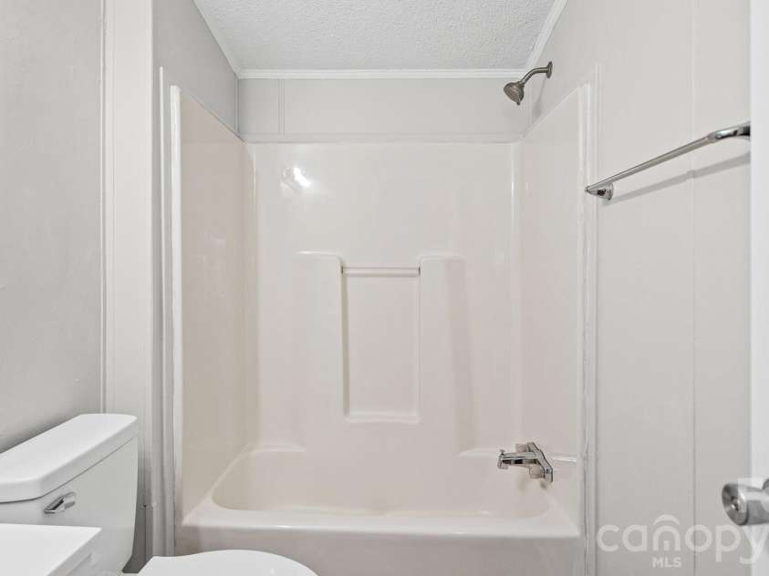 3532 4th Avenue Lane, Conover, NC 28613.  MLS# CAR4396463, YatesRealty ID 32312. 