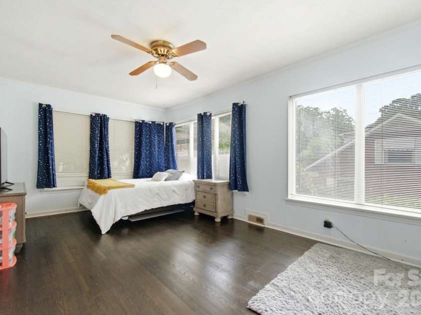 1616 Statesville Boulevard, Salisbury, NC 28144.  MLS# CAR4396247, YatesRealty ID 32313. 