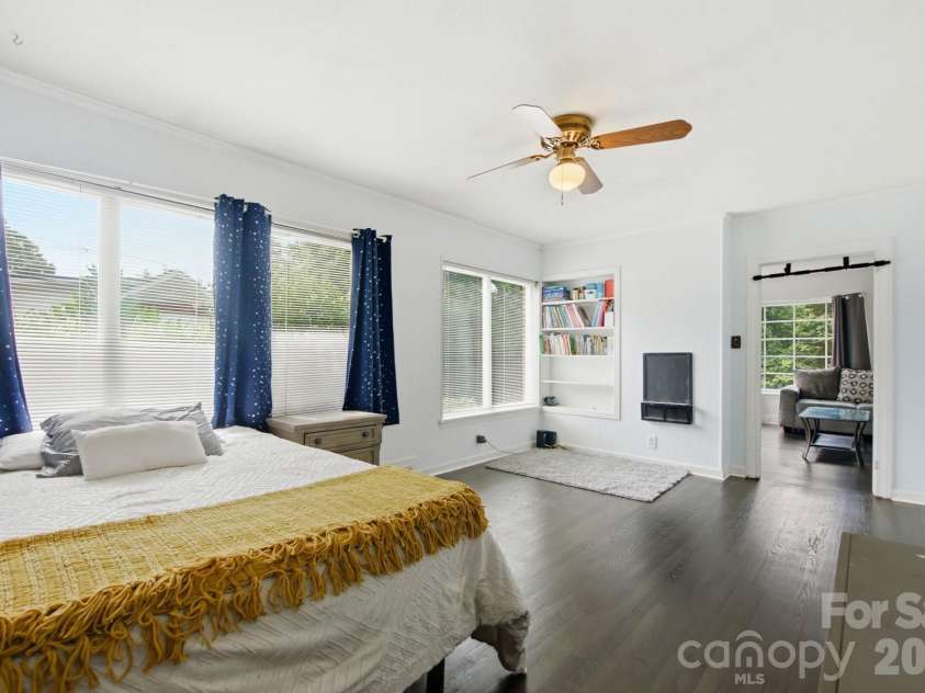 1616 Statesville Boulevard, Salisbury, NC 28144.  MLS# CAR4396247, YatesRealty ID 32313. 