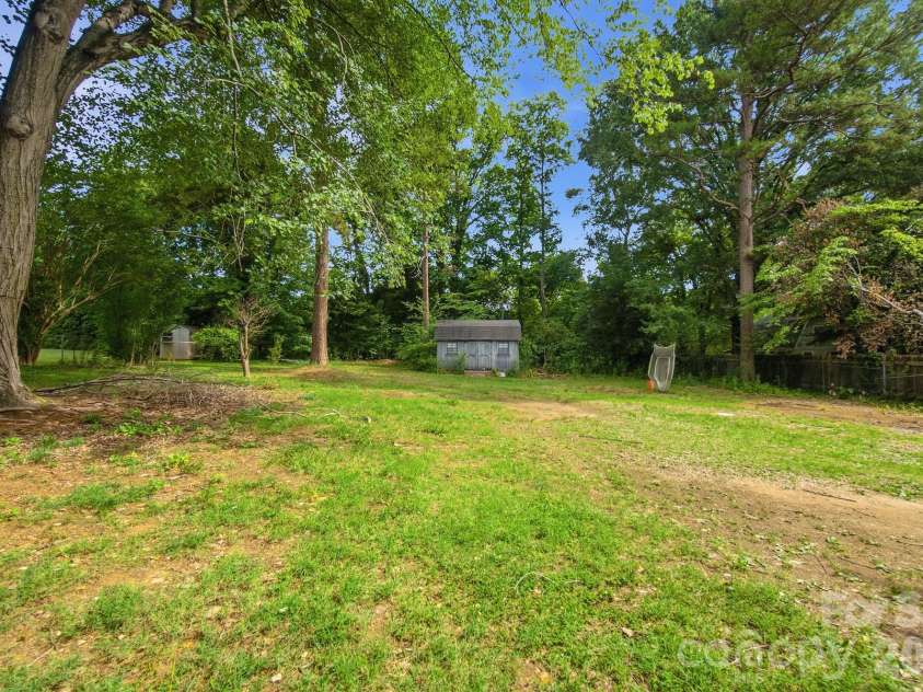 1616 Statesville Boulevard, Salisbury, NC 28144.  MLS# CAR4396247, YatesRealty ID 32313. 