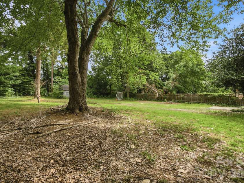 1616 Statesville Boulevard, Salisbury, NC 28144.  MLS# CAR4396247, YatesRealty ID 32313. 