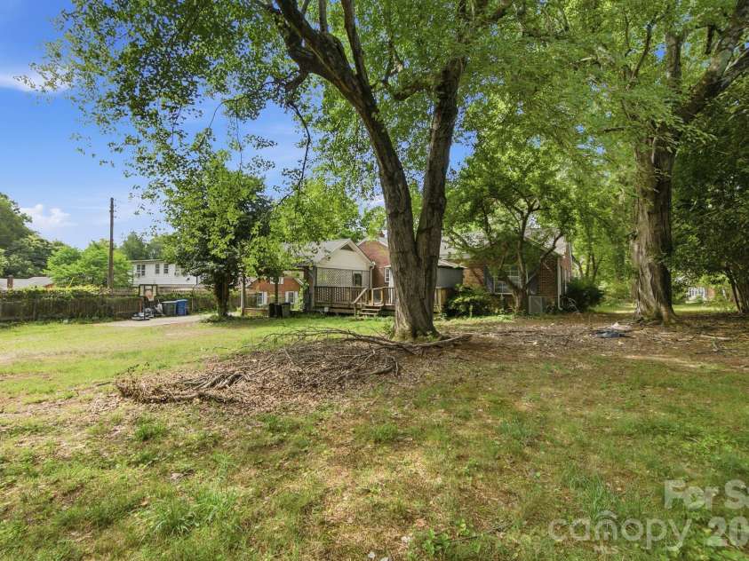 1616 Statesville Boulevard, Salisbury, NC 28144.  MLS# CAR4396247, YatesRealty ID 32313. 