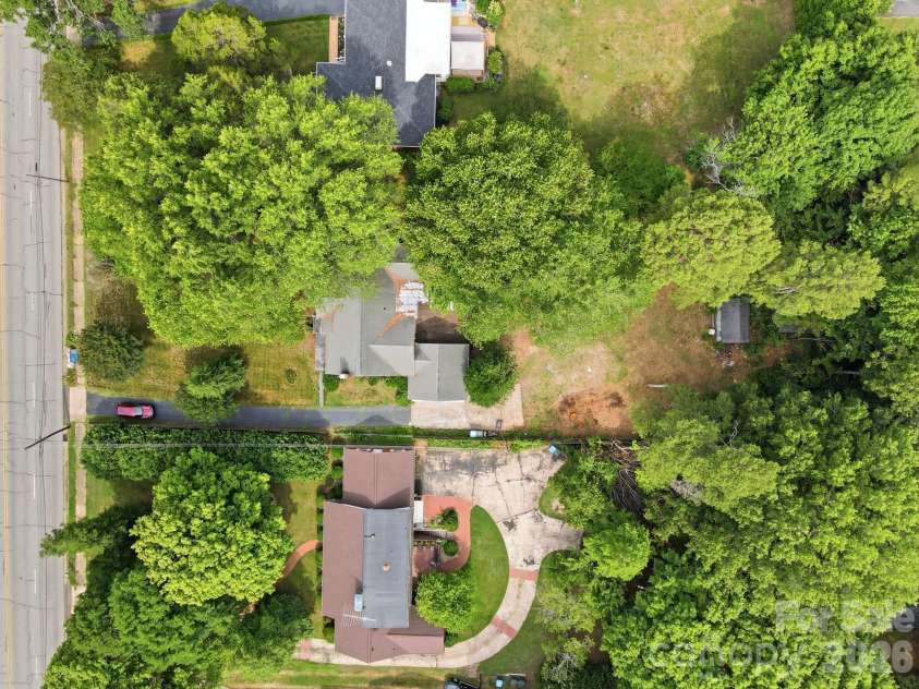1616 Statesville Boulevard, Salisbury, NC 28144.  MLS# CAR4396247, YatesRealty ID 32313. 