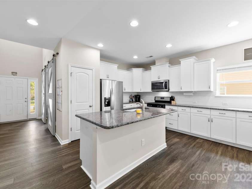 208 Paradise Hills Circle, Mooresville, NC 28115.  MLS# CAR4285799, YatesRealty ID 32314. 