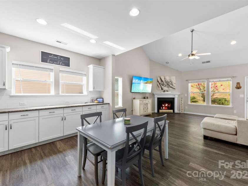 208 Paradise Hills Circle, Mooresville, NC 28115.  MLS# CAR4285799, YatesRealty ID 32314. 