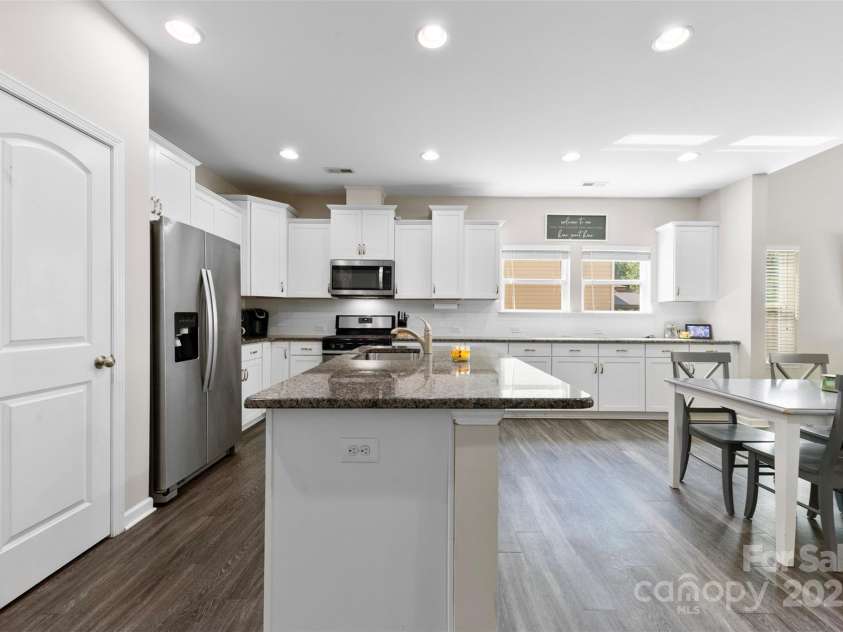 208 Paradise Hills Circle, Mooresville, NC 28115.  MLS# CAR4285799, YatesRealty ID 32314. 