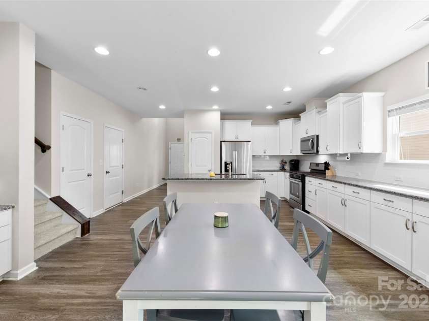 208 Paradise Hills Circle, Mooresville, NC 28115.  MLS# CAR4285799, YatesRealty ID 32314. 