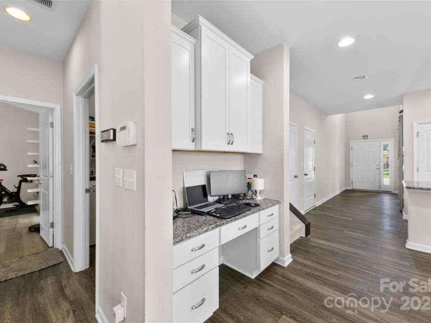 208 Paradise Hills Circle, Mooresville, NC 28115.  MLS# CAR4285799, YatesRealty ID 32314. 