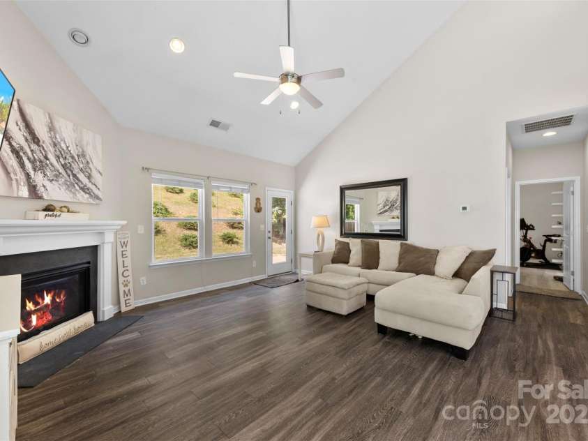 208 Paradise Hills Circle, Mooresville, NC 28115.  MLS# CAR4285799, YatesRealty ID 32314. 