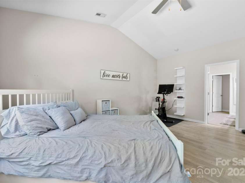208 Paradise Hills Circle, Mooresville, NC 28115.  MLS# CAR4285799, YatesRealty ID 32314. 