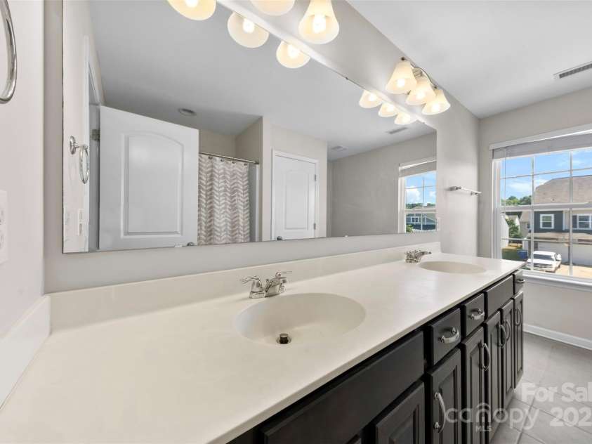 208 Paradise Hills Circle, Mooresville, NC 28115.  MLS# CAR4285799, YatesRealty ID 32314. 