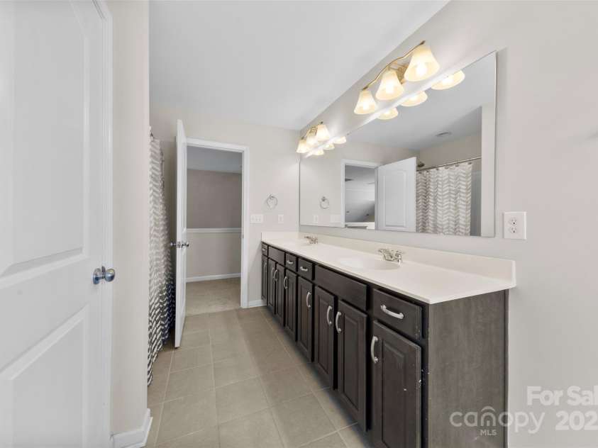 208 Paradise Hills Circle, Mooresville, NC 28115.  MLS# CAR4285799, YatesRealty ID 32314. 