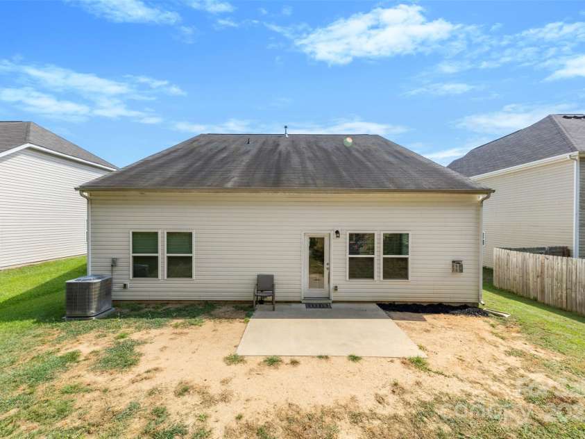 208 Paradise Hills Circle, Mooresville, NC 28115.  MLS# CAR4285799, YatesRealty ID 32314. 