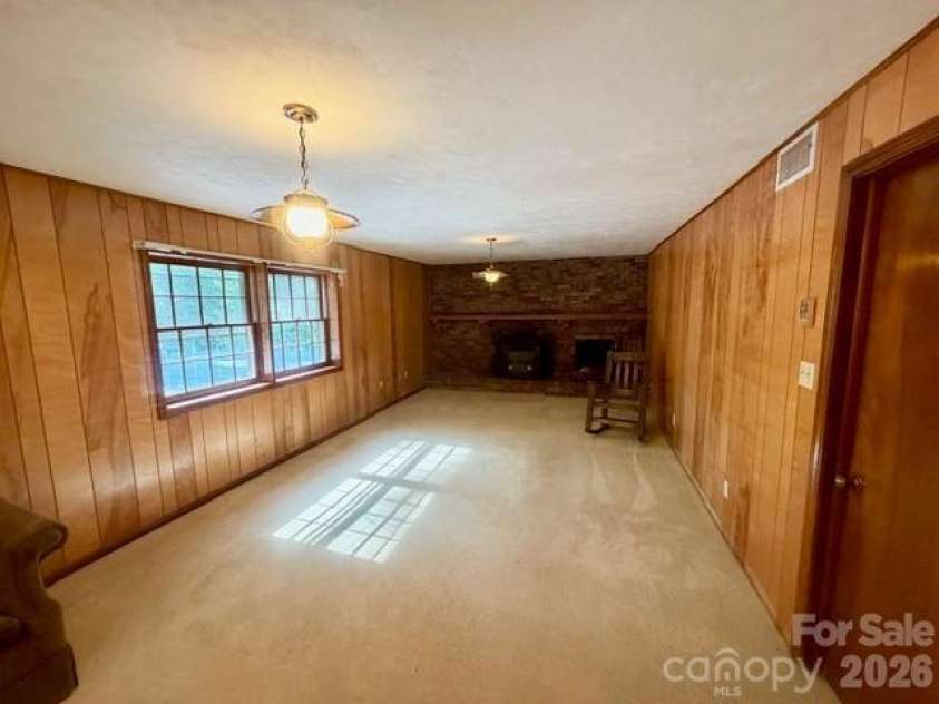845 Cherokee Place, Lenoir, NC 28645.  MLS# CAR4386762, YatesRealty ID 32314. 