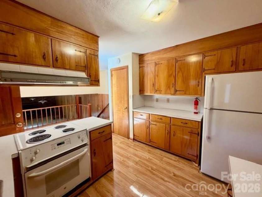 845 Cherokee Place, Lenoir, NC 28645.  MLS# CAR4386762, YatesRealty ID 32314. 