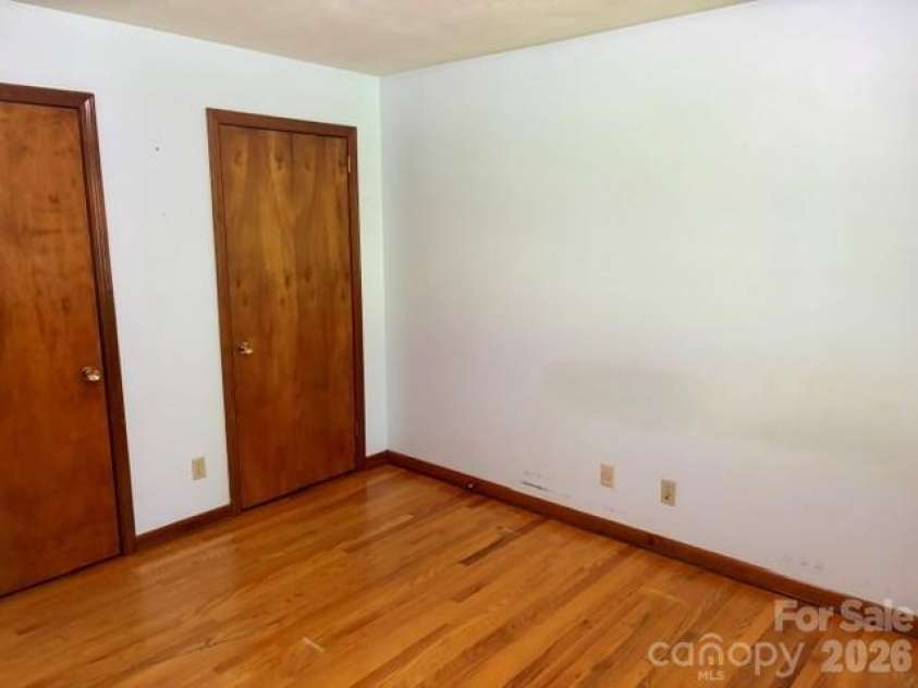 845 Cherokee Place, Lenoir, NC 28645.  MLS# CAR4386762, YatesRealty ID 32314. 