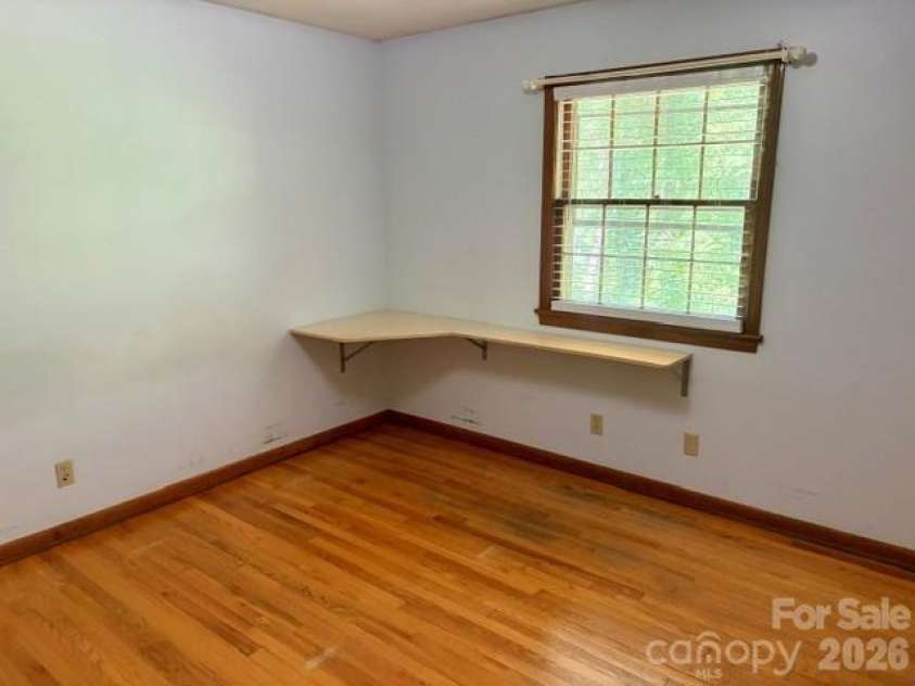 845 Cherokee Place, Lenoir, NC 28645.  MLS# CAR4386762, YatesRealty ID 32314. 