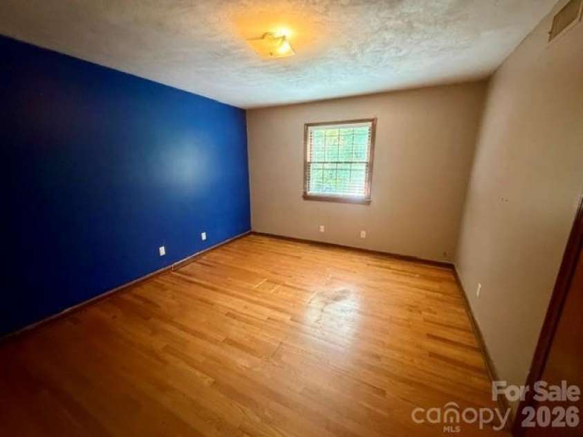 845 Cherokee Place, Lenoir, NC 28645.  MLS# CAR4386762, YatesRealty ID 32314. 