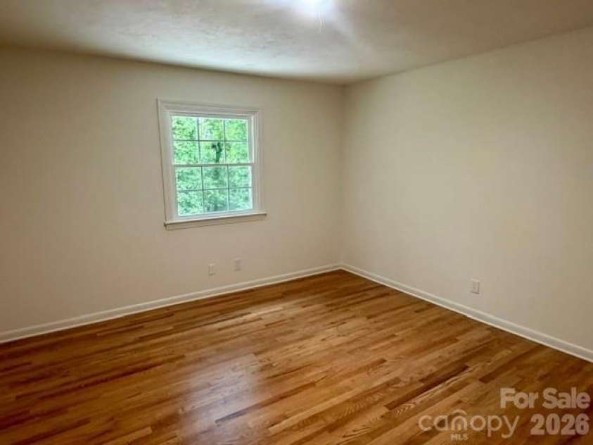 845 Cherokee Place, Lenoir, NC 28645.  MLS# CAR4425267, YatesRealty ID 32314. 