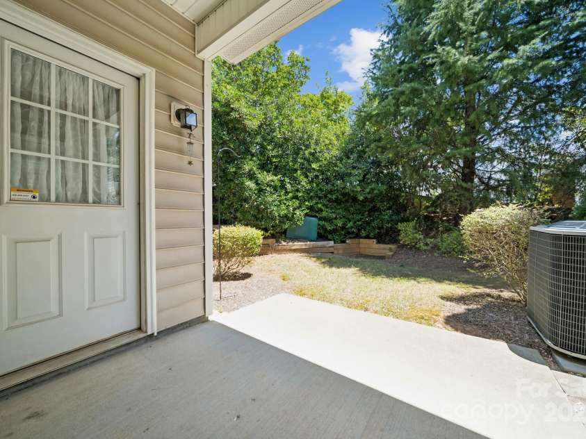 358 Rose Garden Court, Rock Hill, SC 29732.  MLS# CAR4288450, YatesRealty ID 32316. 