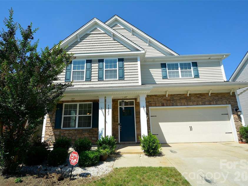 5825 Pepperpike Way, Charlotte, NC 28213.  MLS# CAR4396486, YatesRealty ID 32316. 