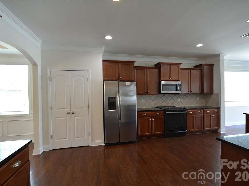5825 Pepperpike Way, Charlotte, NC 28213.  MLS# CAR4396486, YatesRealty ID 32316. 