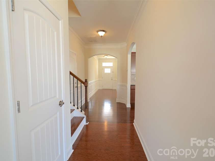 5825 Pepperpike Way, Charlotte, NC 28213.  MLS# CAR4396486, YatesRealty ID 32316. 