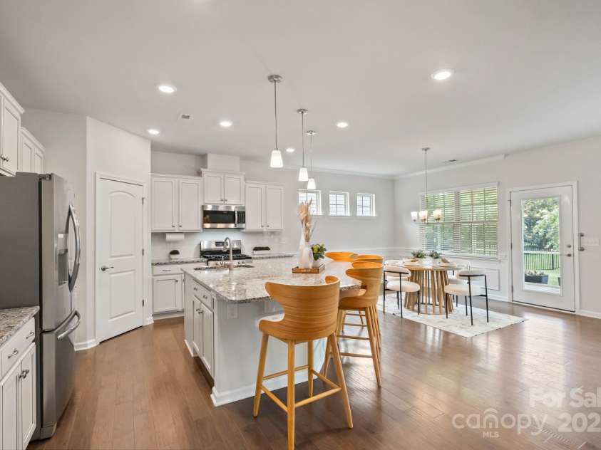 360 Picasso Trail, Mount Holly, NC 28120.  MLS# CAR4289859, YatesRealty ID 32319. Granite Countertop- Gas Stove